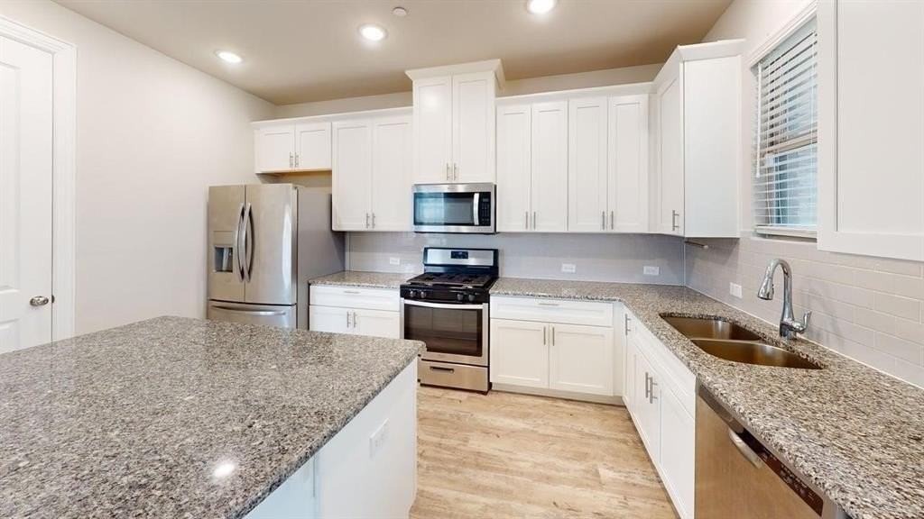 2948 Galveston St - Photo 4 of 22