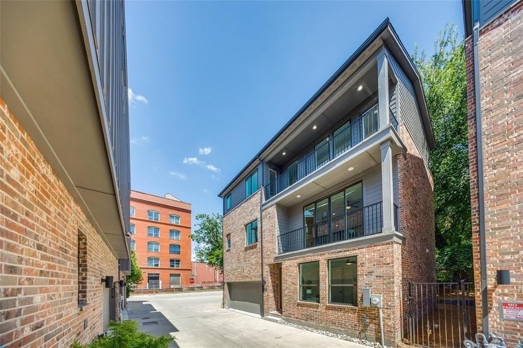 1552 Cosette Dr - Photo 3 of 23