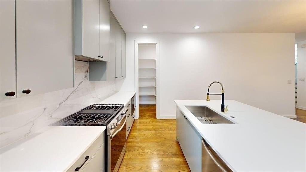 1552 Cosette Dr - Photo 5 of 23