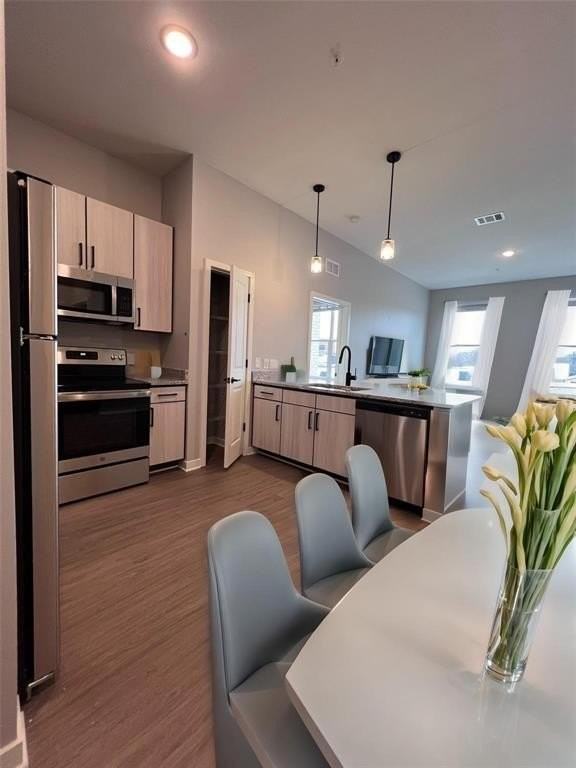 112 E Greenhill Ln #204 - Photo 4 of 11