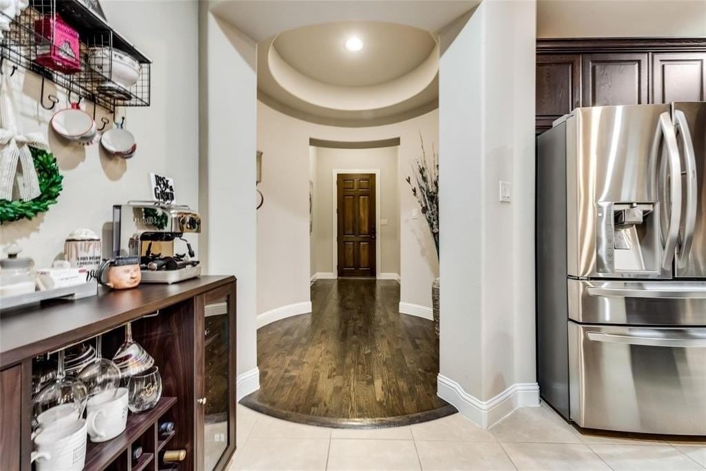 1213 Wedgewood Dr - Photo 2 of 22