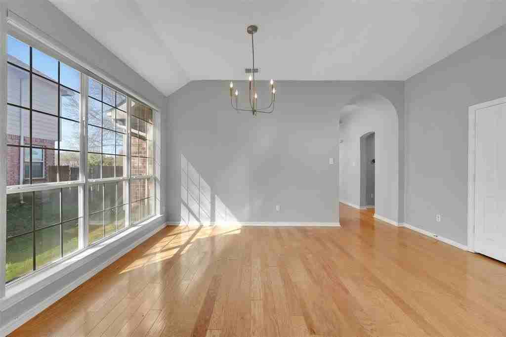 2733 Serena Ct - Photo 7 of 37