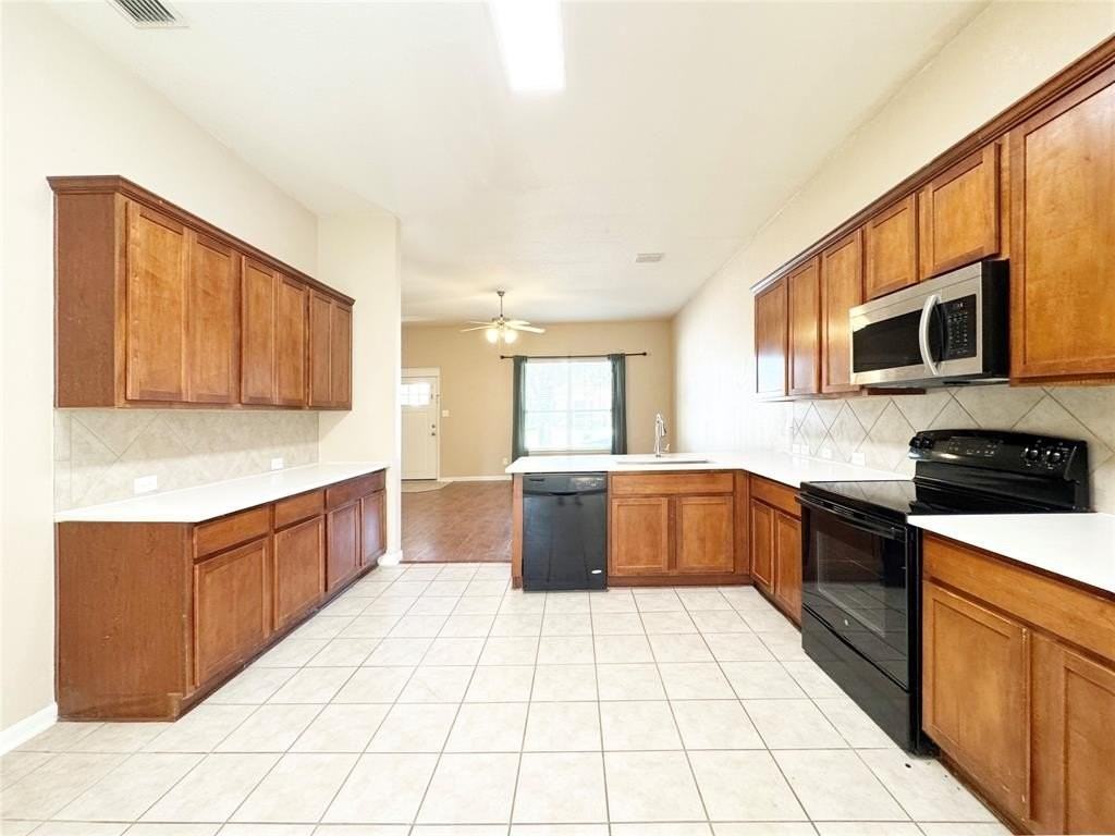 12109 Macaroon Ln - Photo 7 of 34