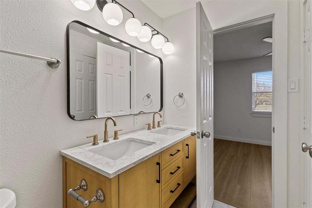 908 Isbell Rd #D - Photo 3 of 16