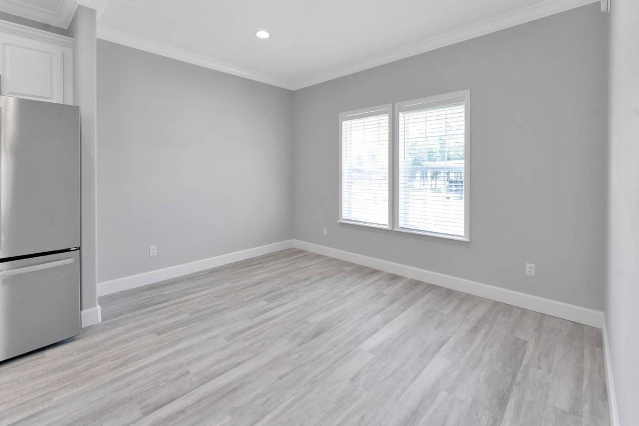 3266 Walden Shores Loop #257 - Photo 5 of 14