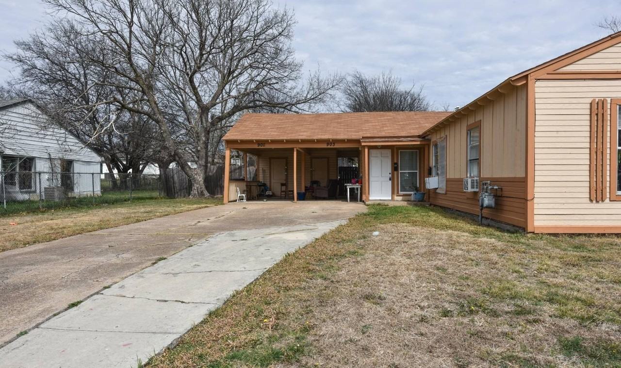 903 Kern Rd - Photo 4 of 15