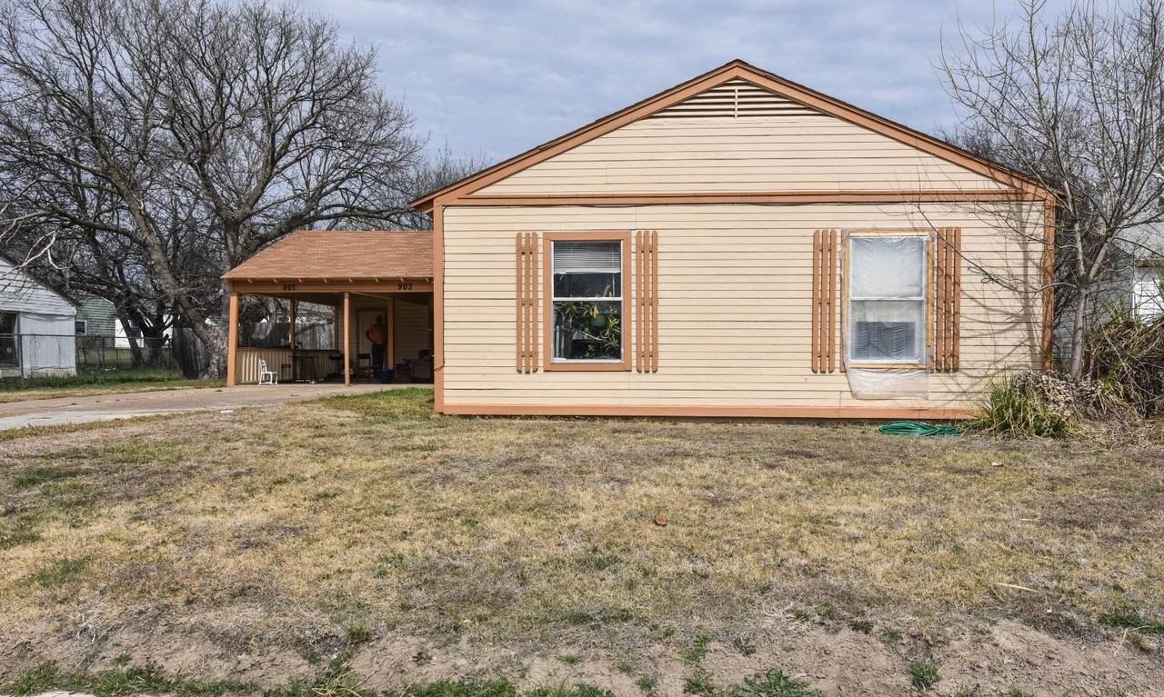 903 Kern Rd - Photo 5 of 15