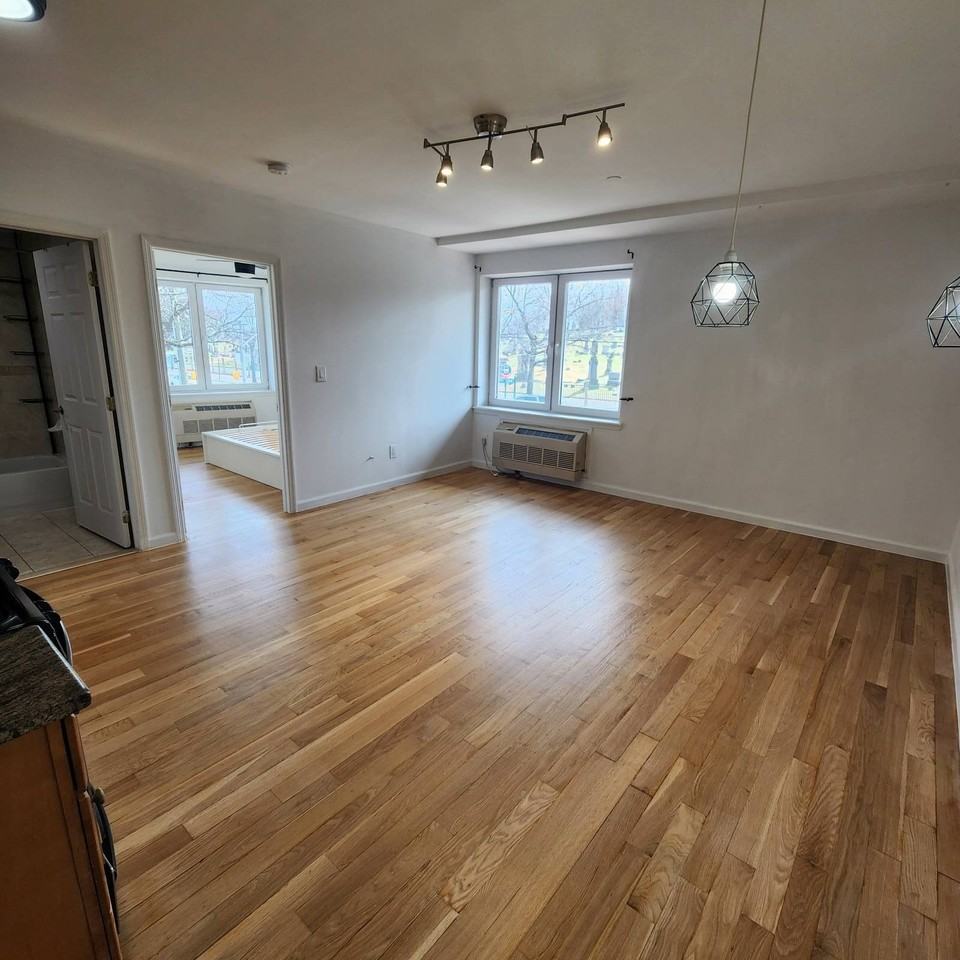 6683 70th St - Photo 2 of 8