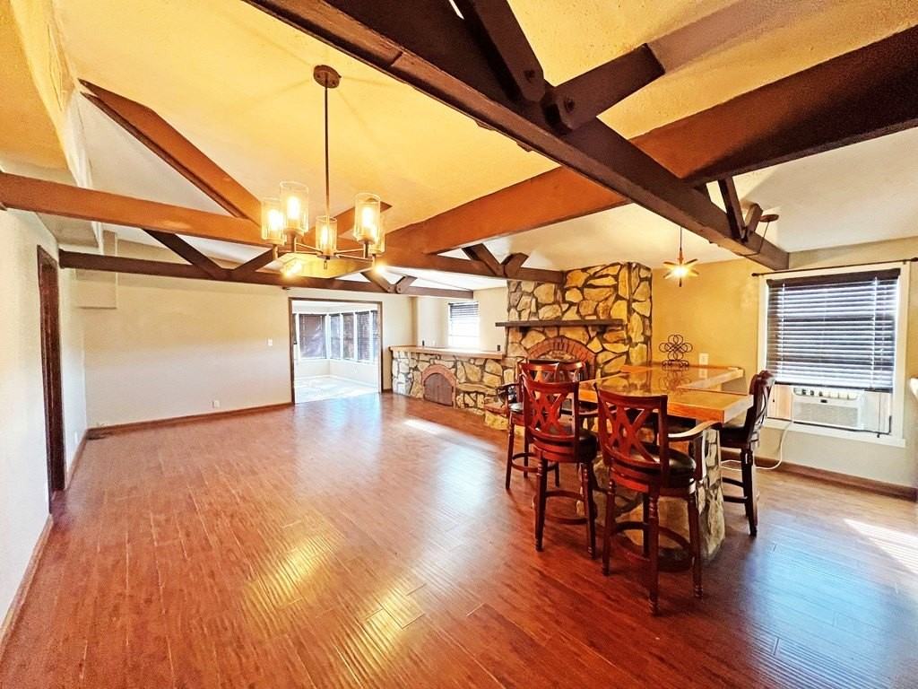 1102 W Brown St - Photo 2 of 16