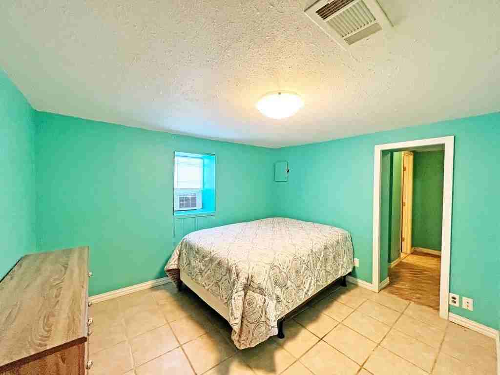 1102 W Brown St - Photo 7 of 16