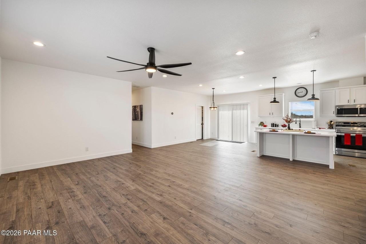 1547 E Whirlpool Dr - Photo 2 of 22