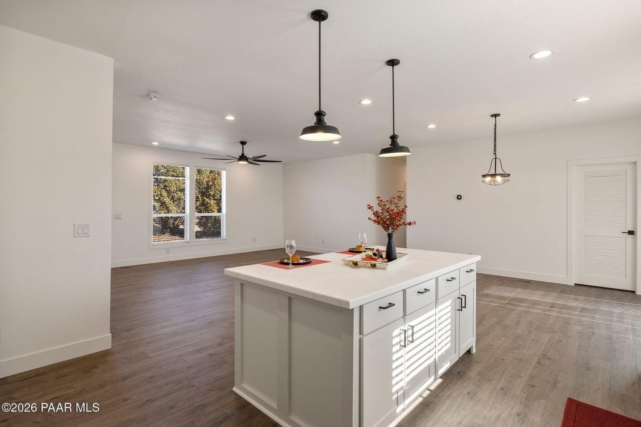 1547 E Whirlpool Dr - Photo 5 of 22