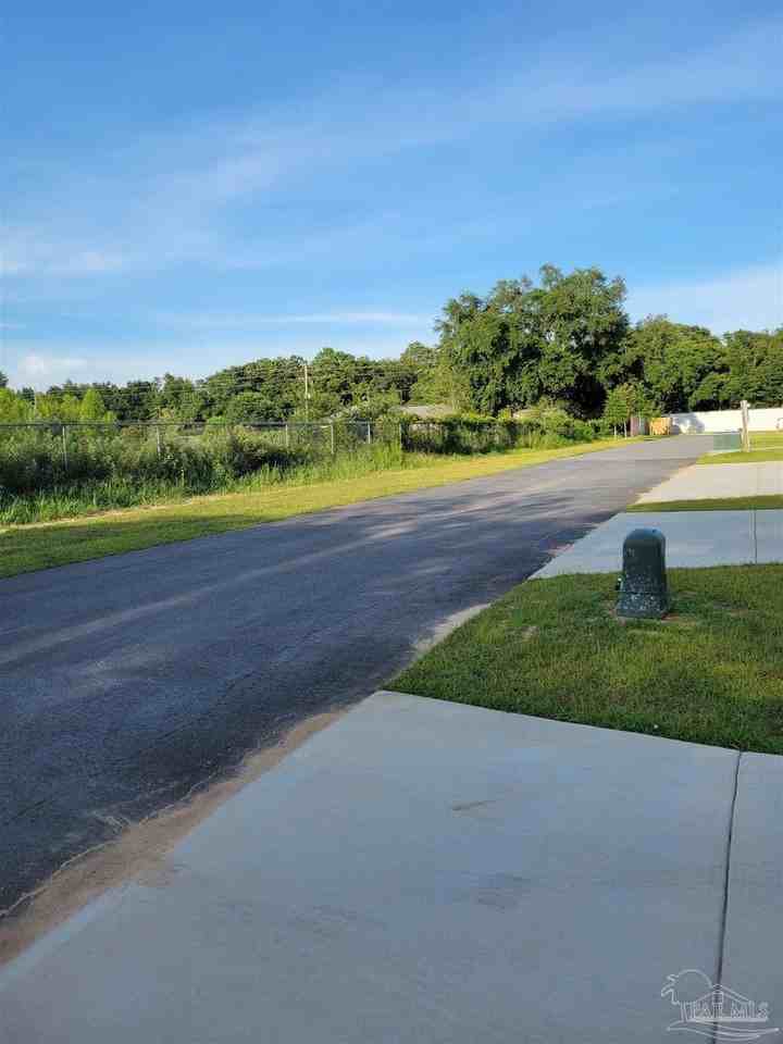 5061 Peach Dr - Photo 4 of 38