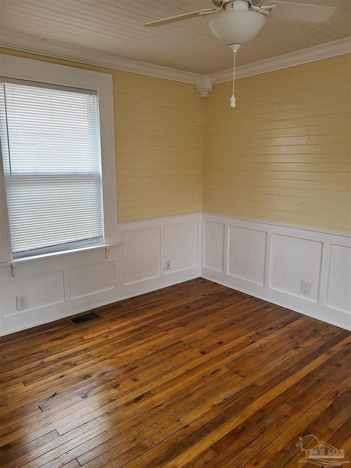 512 E De Soto St - Photo 3 of 9