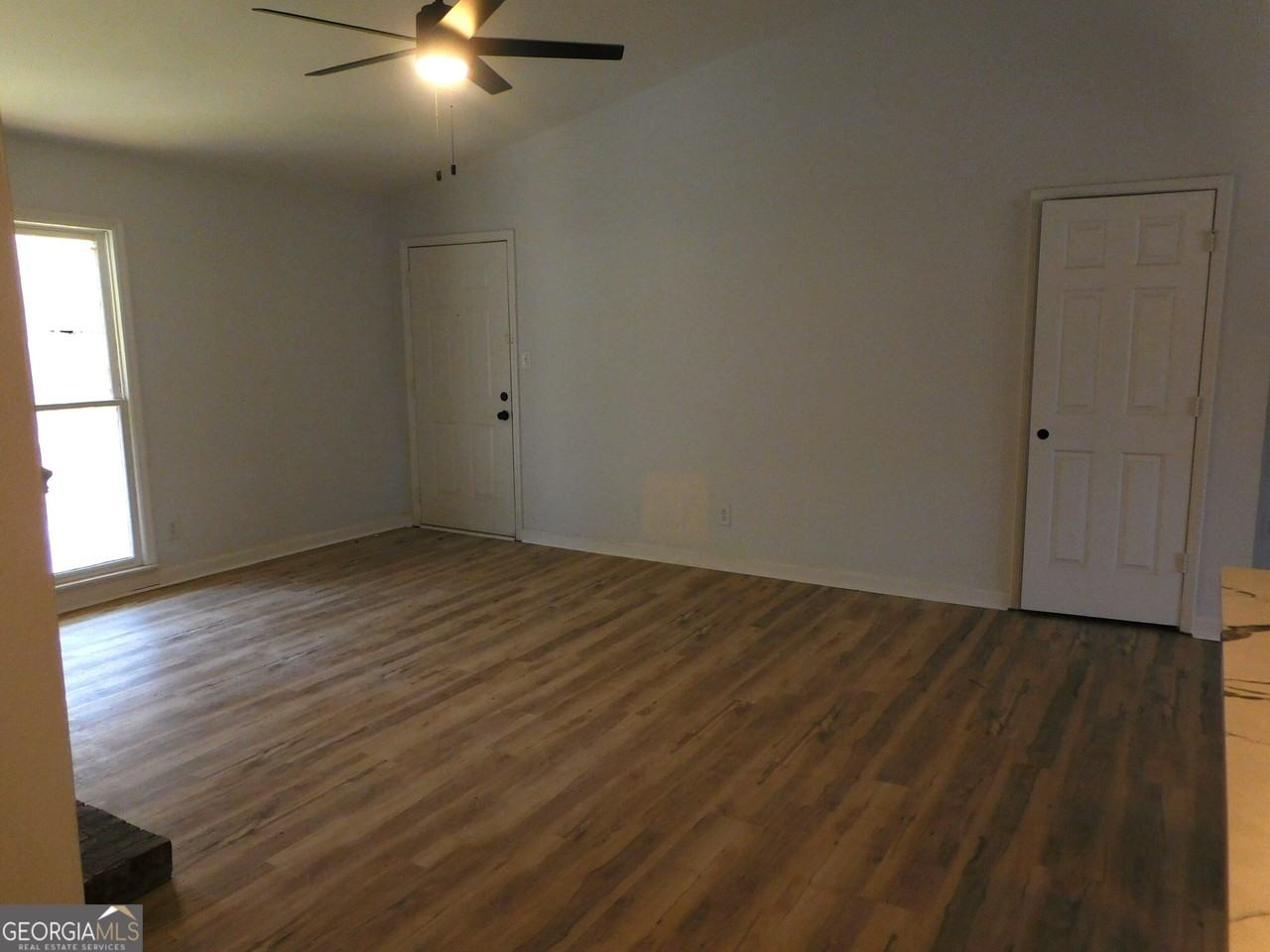 1286 Britain Dr - Photo 4 of 20