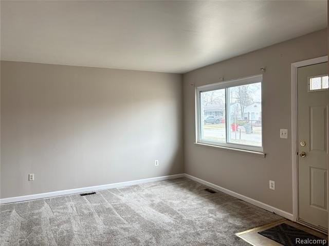 20224 Nicke St - Photo 3 of 15