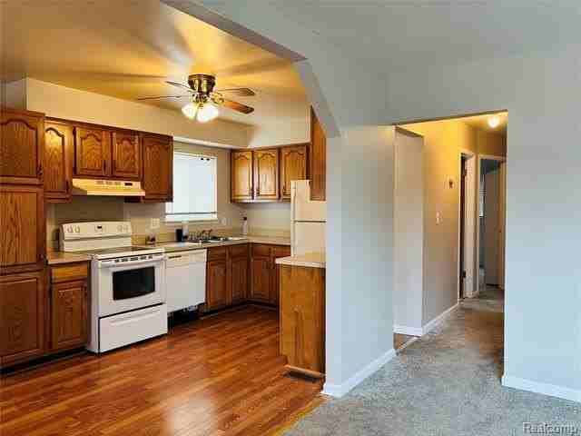 20224 Nicke St - Photo 5 of 15