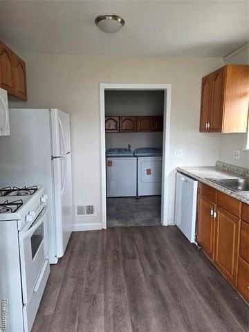 5897 Wilkie St - Photo 3 of 10