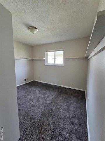 5897 Wilkie St - Photo 6 of 10