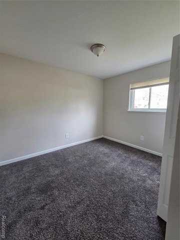 5897 Wilkie St - Photo 7 of 10