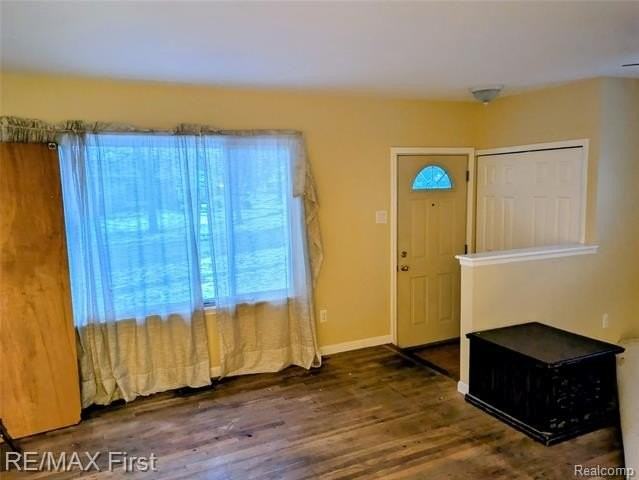 247 Hecht Dr - Photo 3 of 10