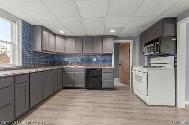 24915 Saint Paul Blvd - Photo 4 of 26