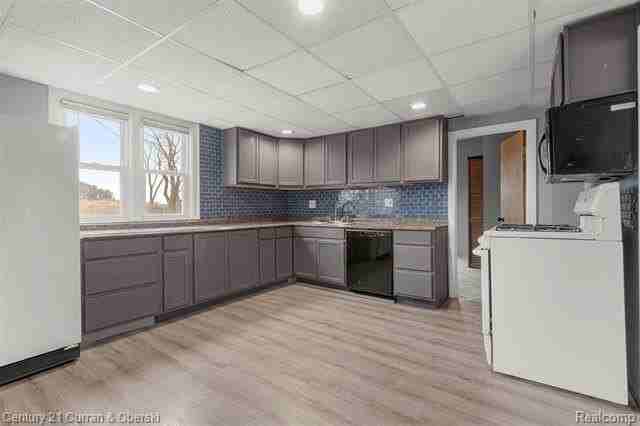 24915 Saint Paul Blvd - Photo 5 of 26