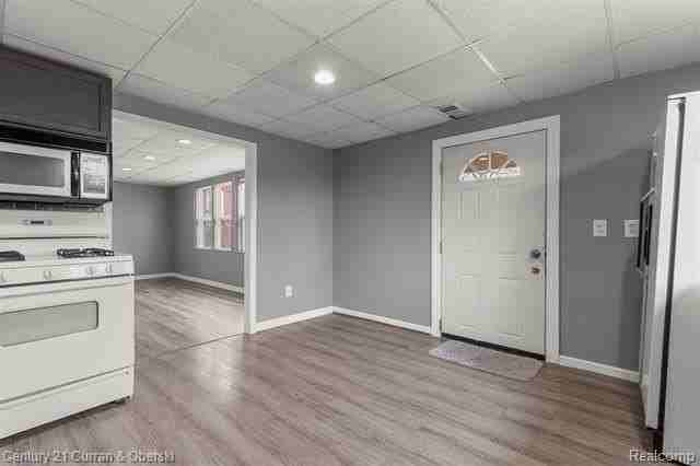 24915 Saint Paul Blvd - Photo 7 of 26