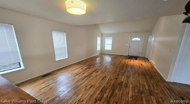 755 Emmons Ave - Photo 4 of 20