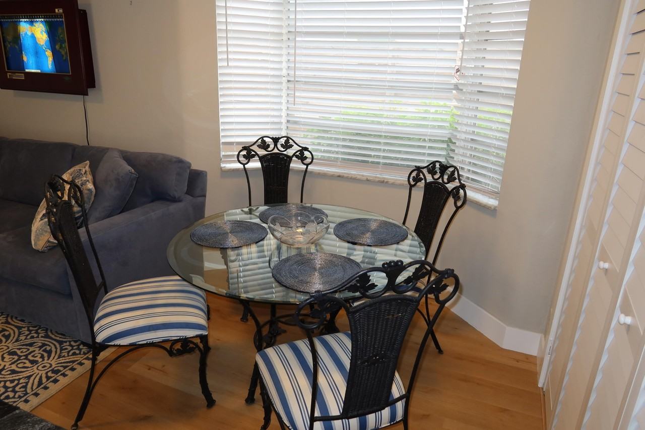 1001 Sw 12th Ter - Photo 6 of 13