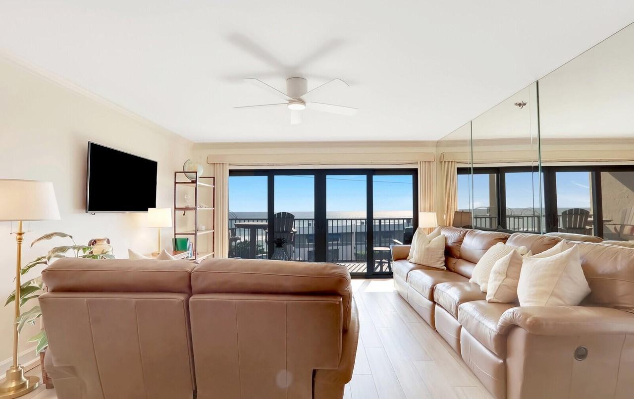 1055 Ocean Dr Apt 403 - Photo 5 of 37