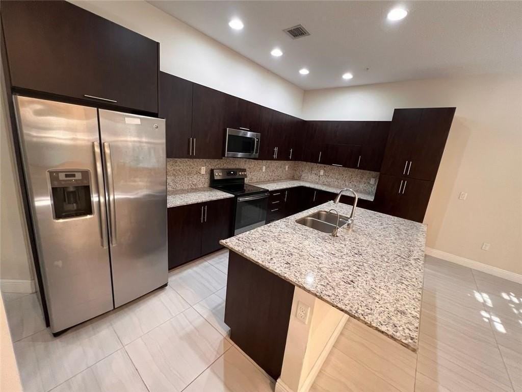 1746 Nw 124th Way - Photo 5 of 15