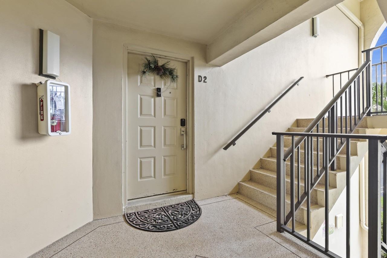 629 Sea Pine Way Apt D2 - Photo 2 of 29