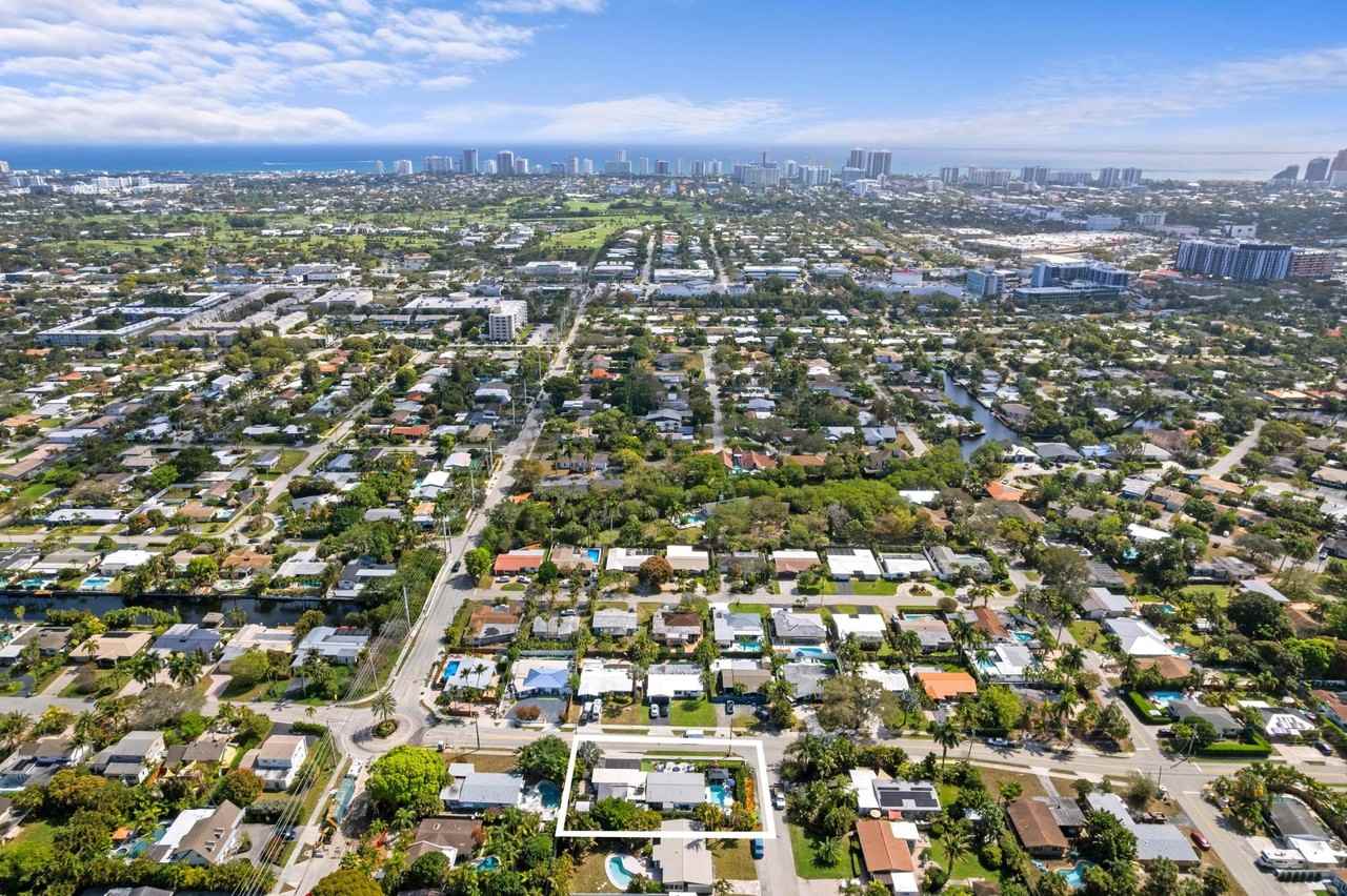 3705 Ne 16th Ave - Photo 4 of 44