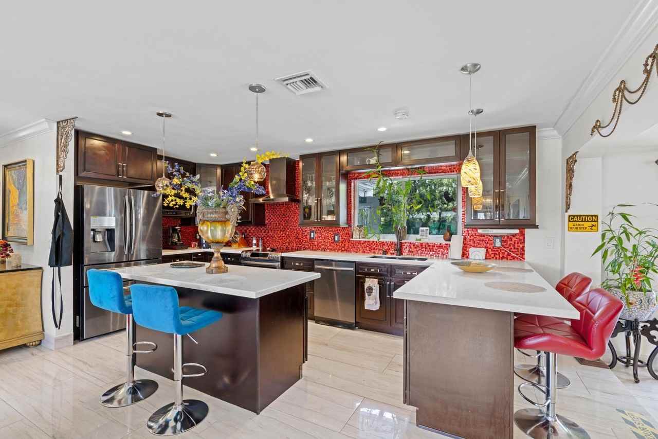 3705 Ne 16th Ave - Photo 5 of 44