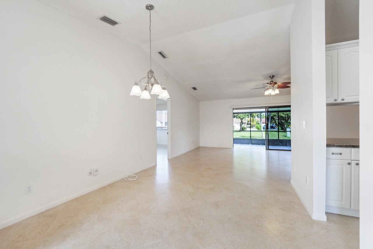 22 Walcott Dr - Photo 4 of 31