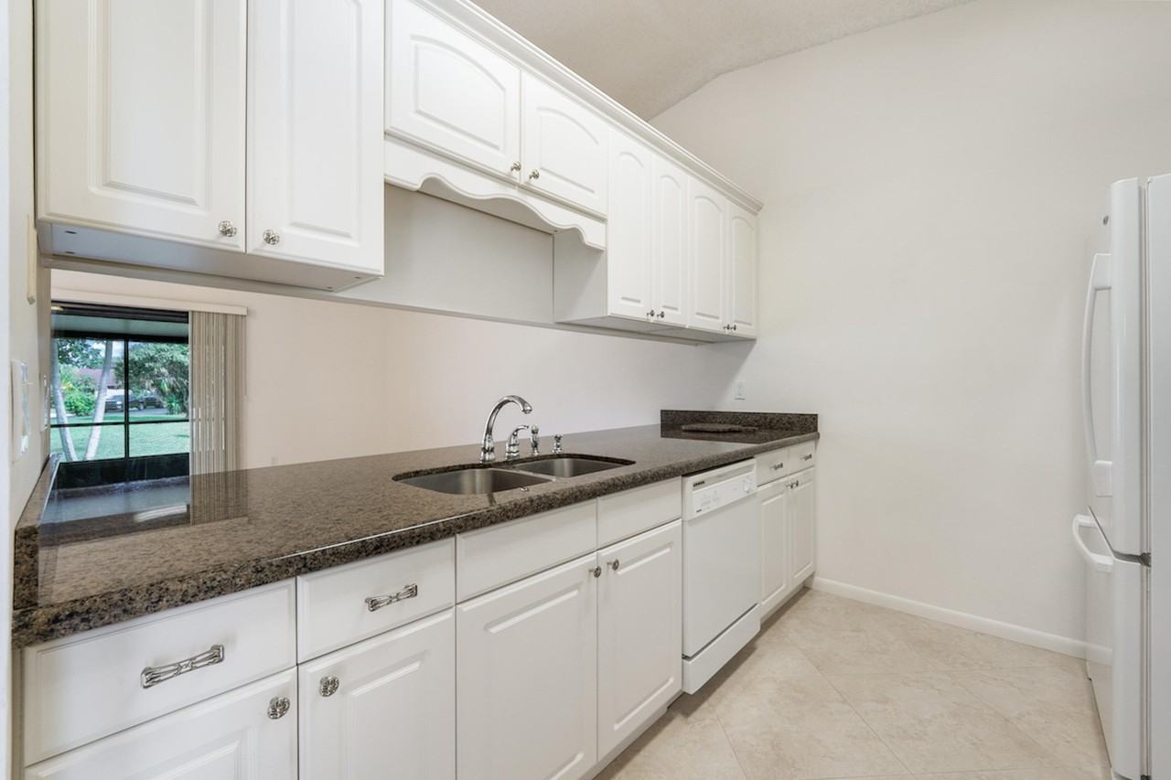 22 Walcott Dr - Photo 7 of 31