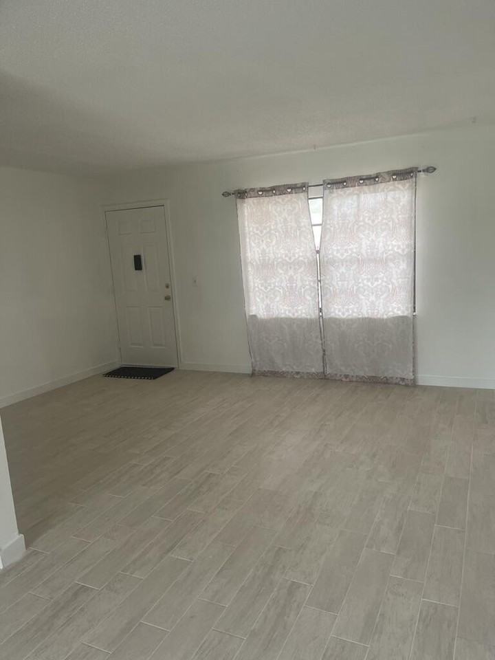 4259 Oak Terrace Dr - Photo 3 of 19