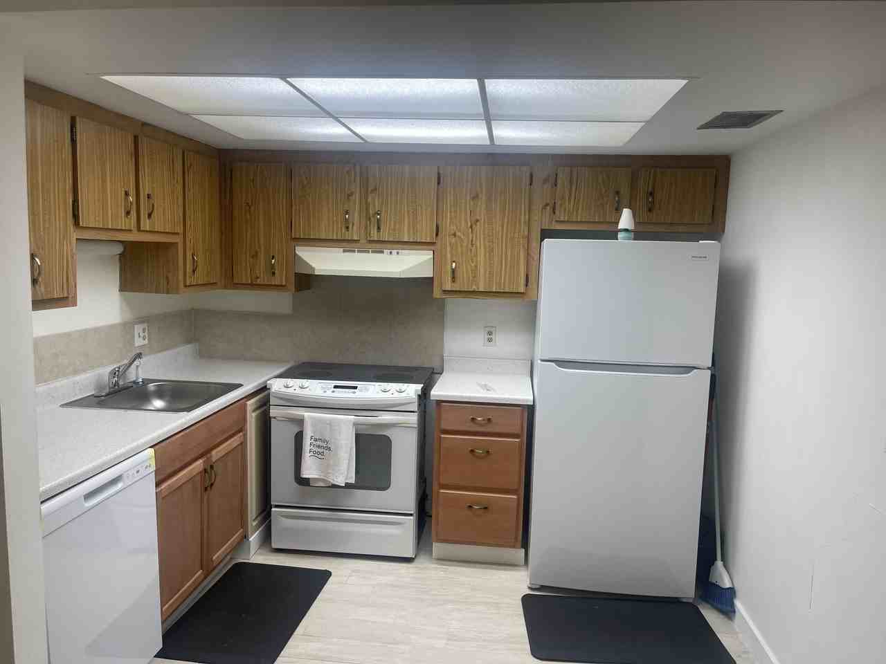 4259 Oak Terrace Dr - Photo 4 of 19