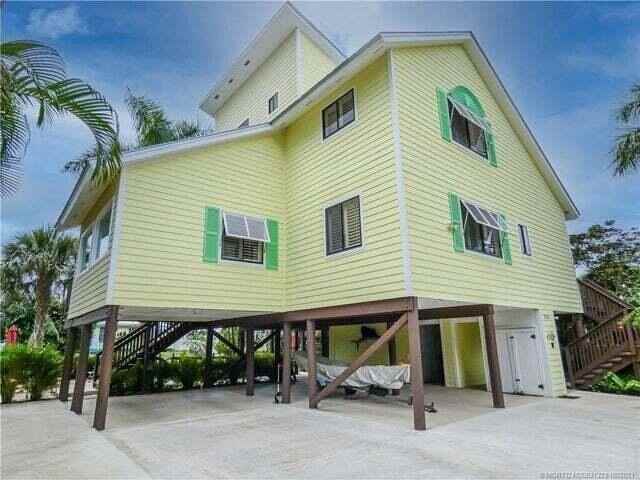 765 Sw Rustic Cir - Photo 2 of 34