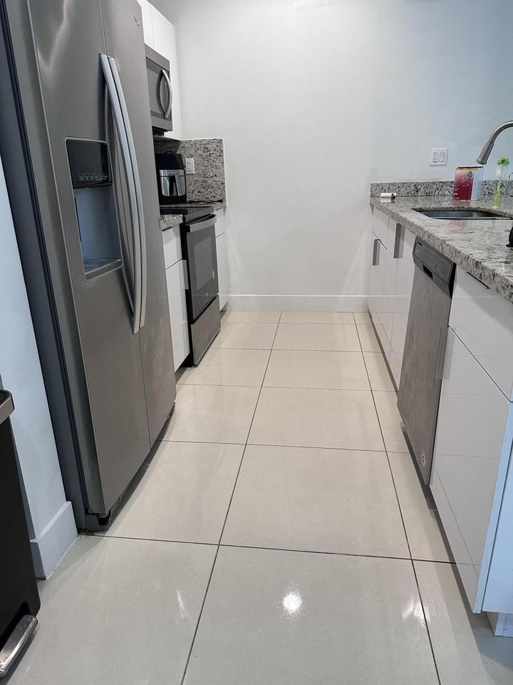 5625 Pierce St - Photo 2 of 15