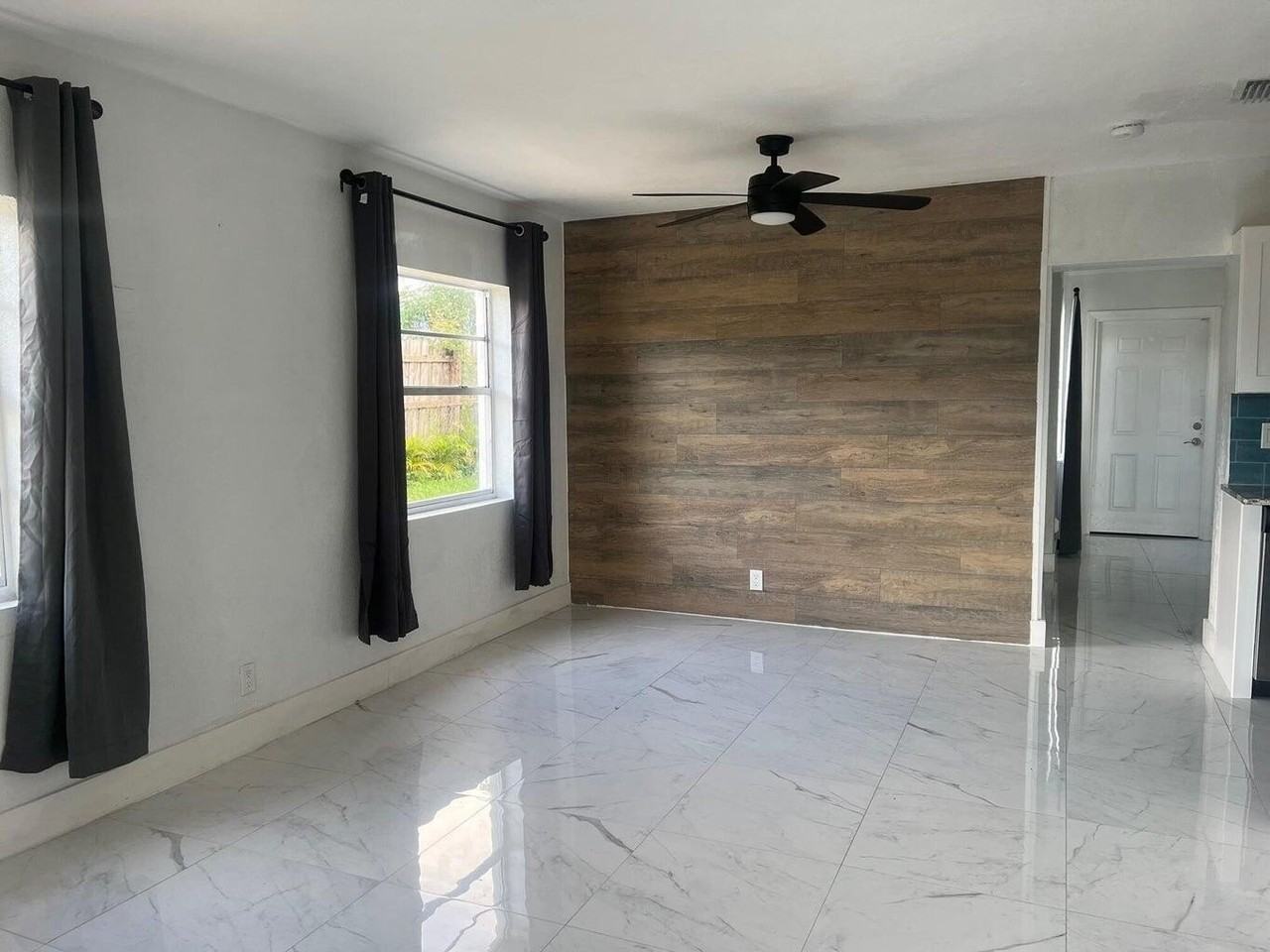 2340 Avenue M - Photo 4 of 10