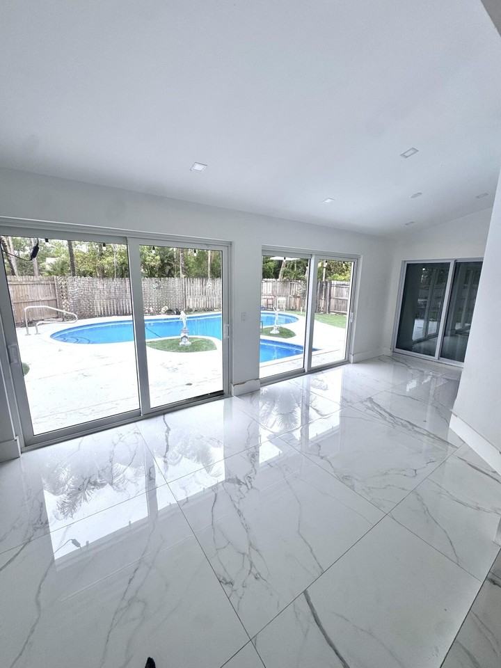 14618 Temple Blvd - Photo 5 of 16