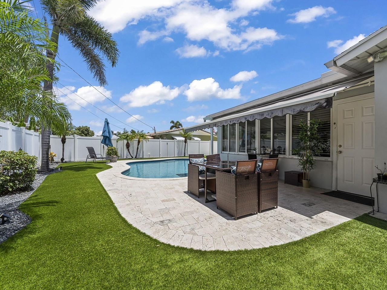 801 Se 14th St - Photo 3 of 50