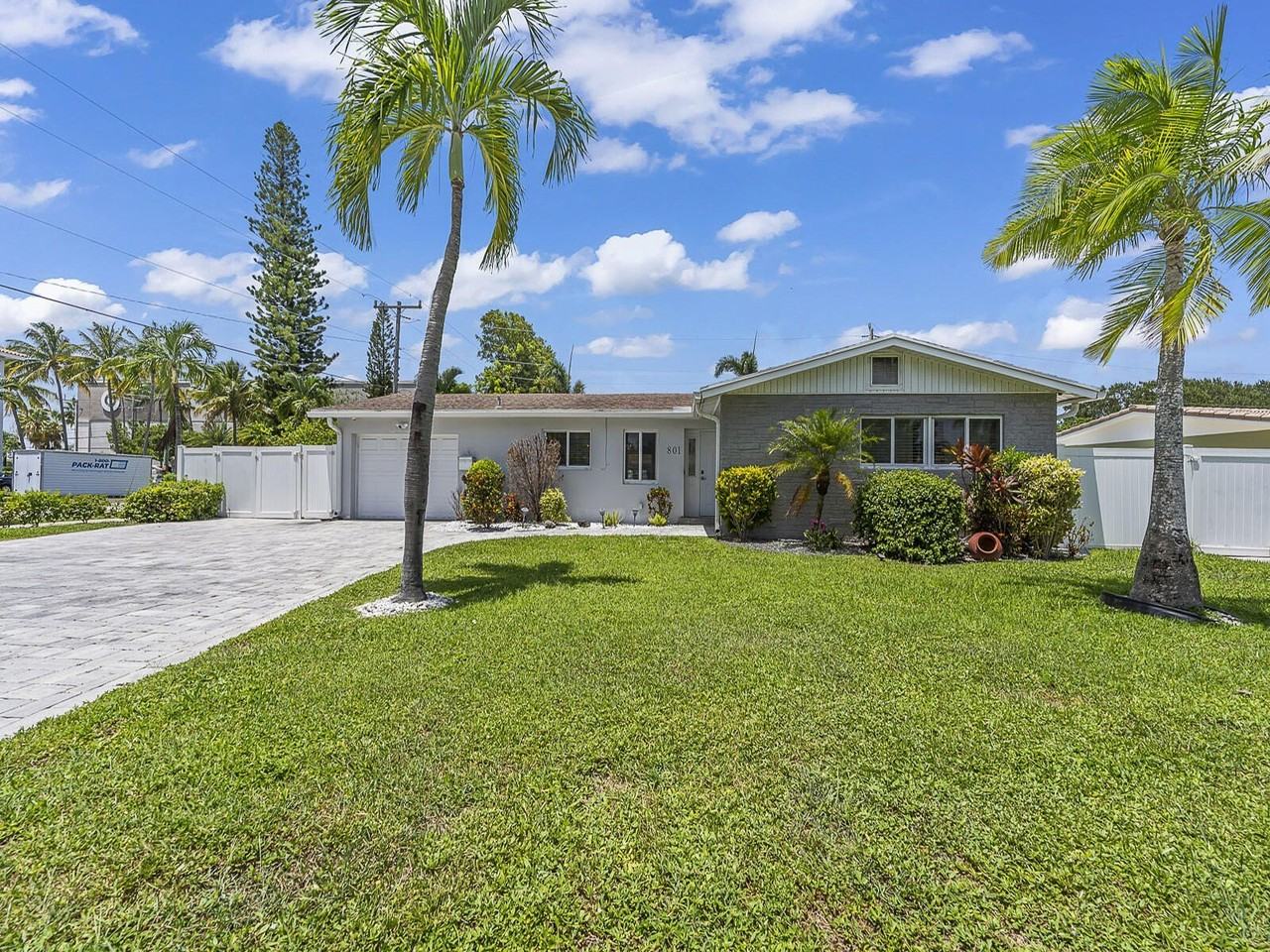 801 Se 14th St - Photo 4 of 50