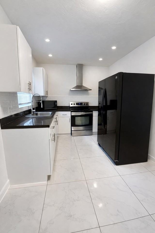 1942 Funston St Unit 1-5 - Photo 2 of 9