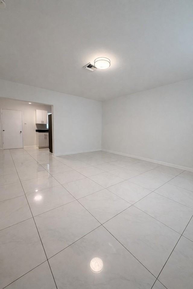 1942 Funston St Unit 1-5 - Photo 6 of 9