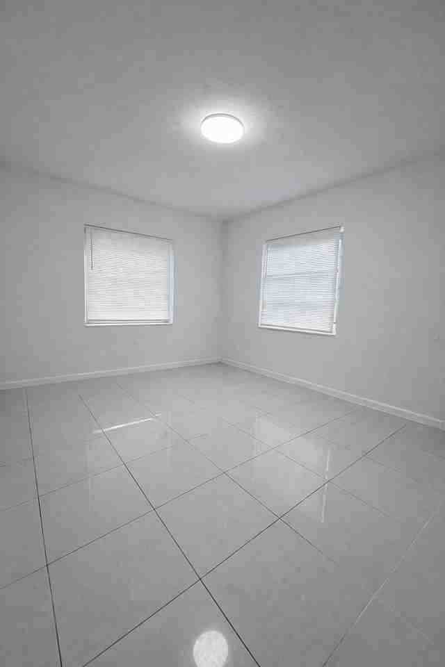 1942 Funston St Unit 1-5 - Photo 7 of 9