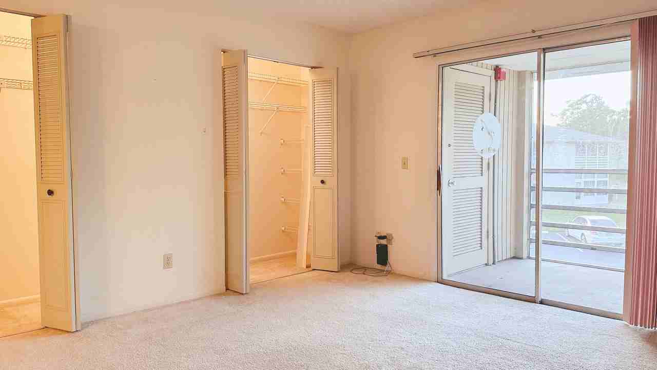 25 Lake Vista Trl Apt 204 - Photo 3 of 24