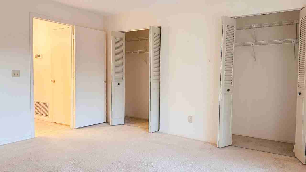 25 Lake Vista Trl Apt 204 - Photo 7 of 24